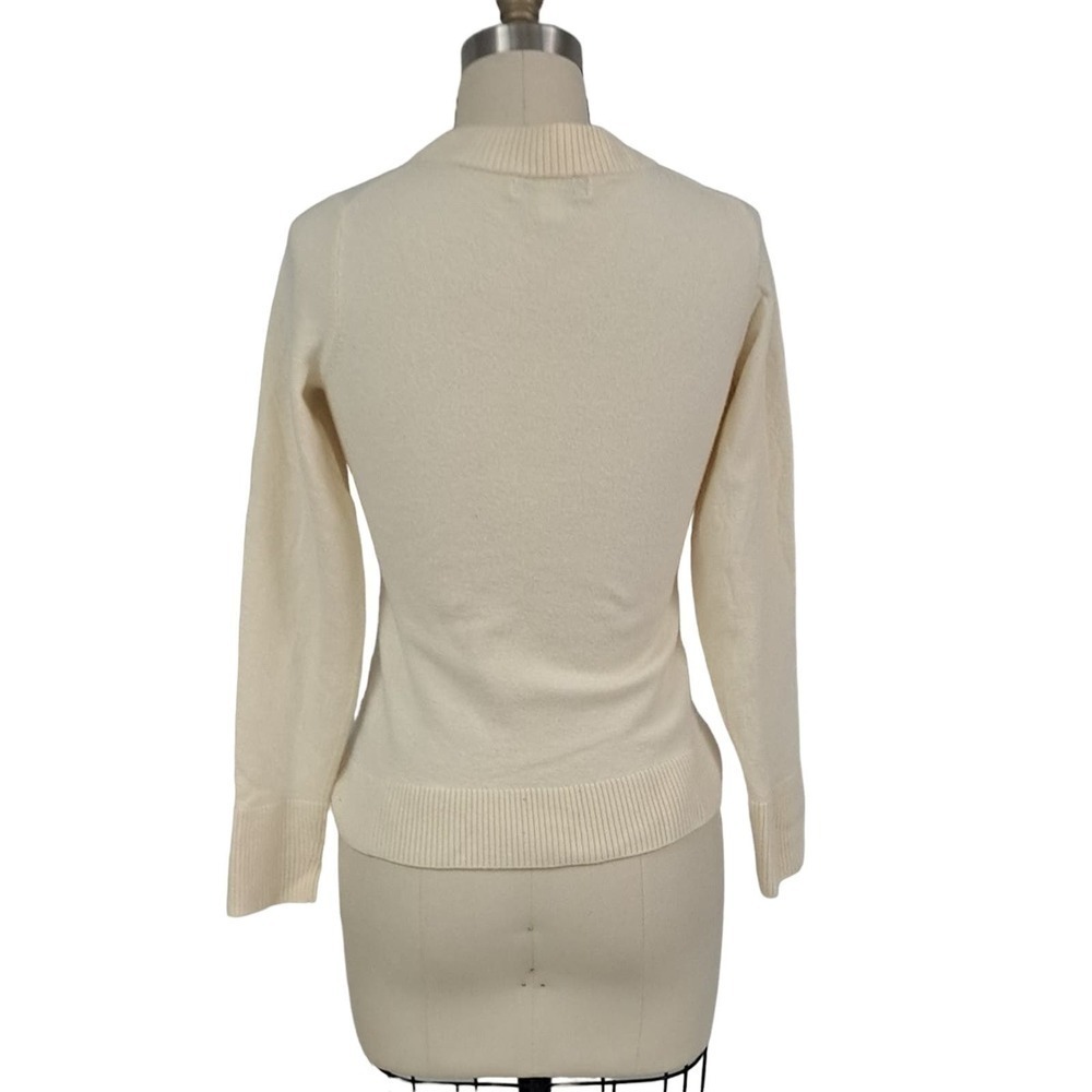 Banana Republic merino wool vanilla sweater size Medium - Picture 3 of 5